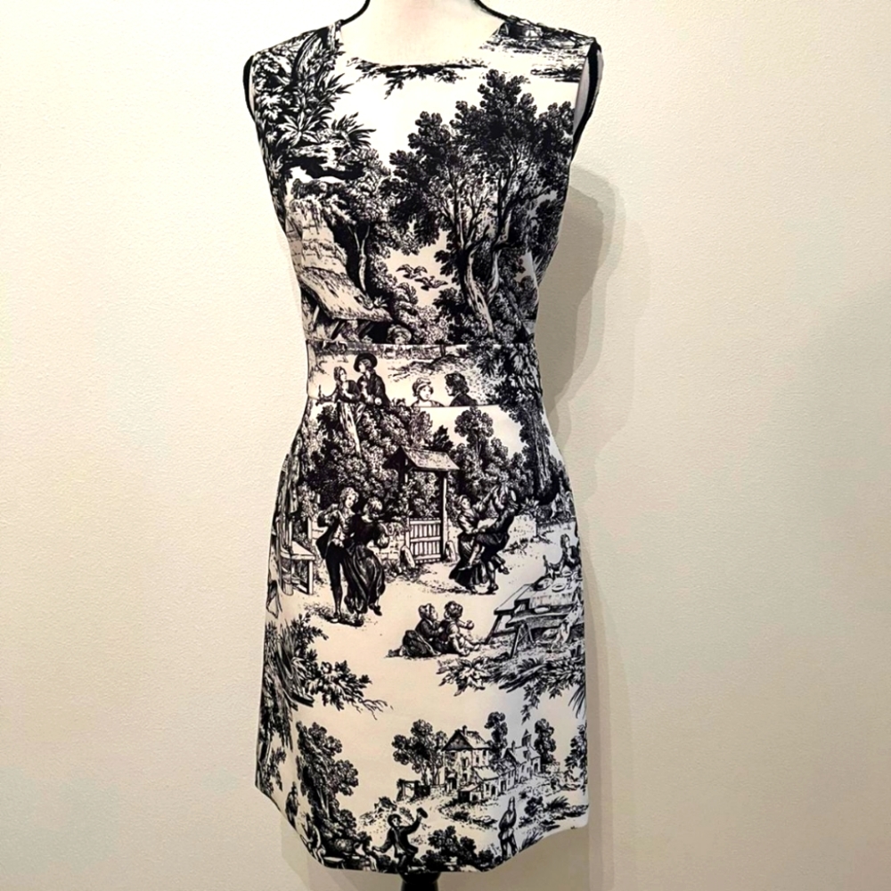 Essential dress